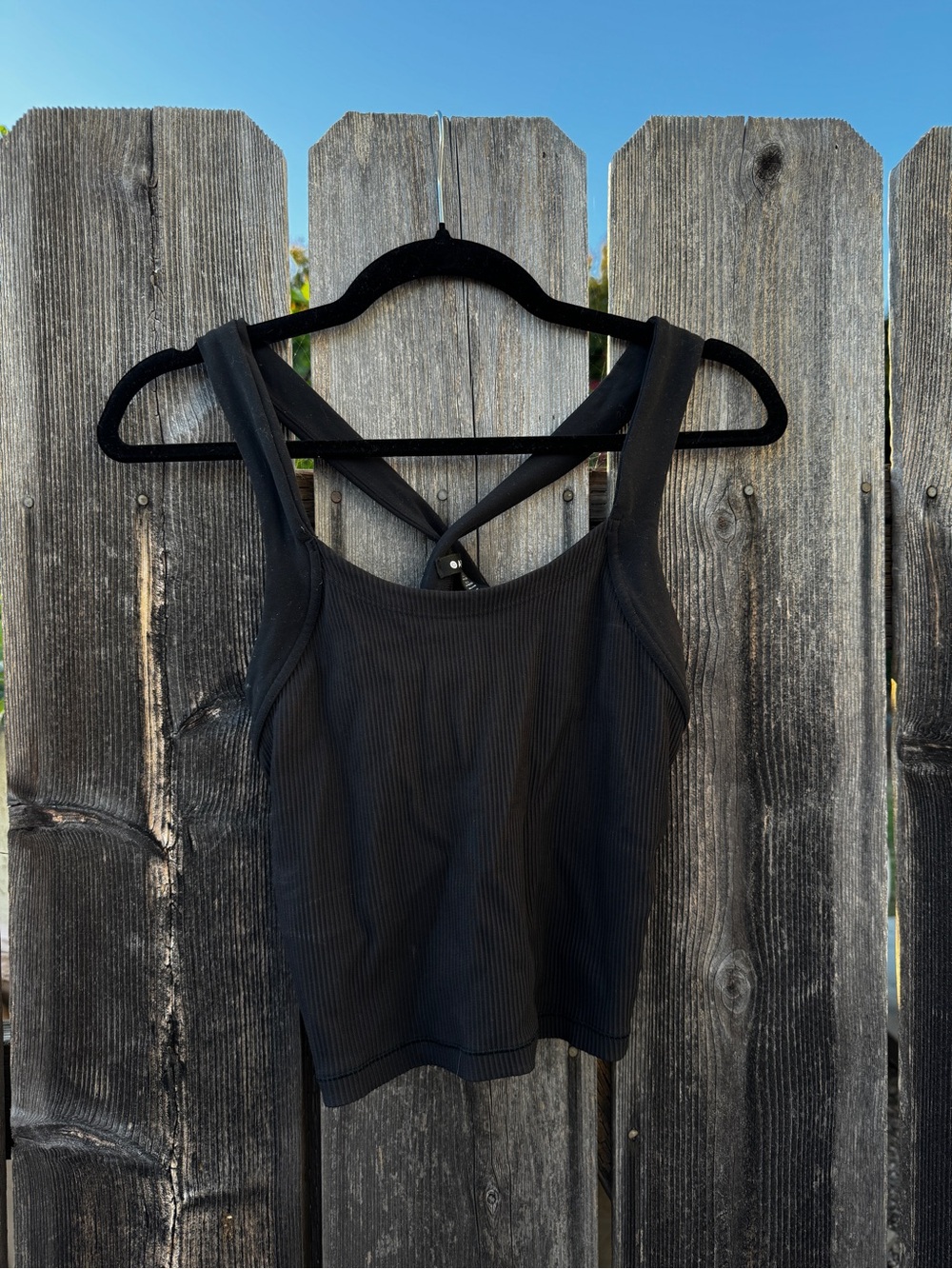 Athleta Black Ribbed Cross-Back Workout Cropped Tank Crop Top